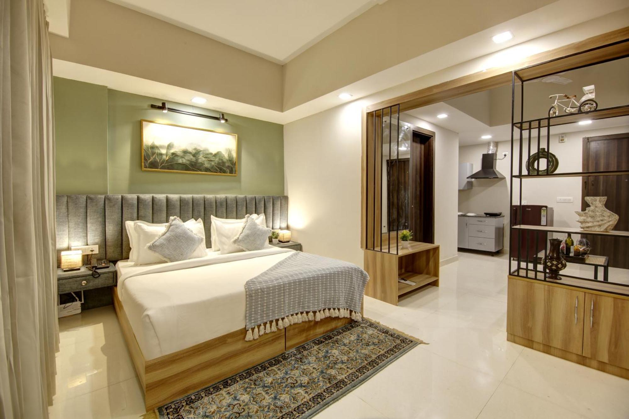 Saltstayz Premier - Golf Course Extension Road 4* Gurgaon