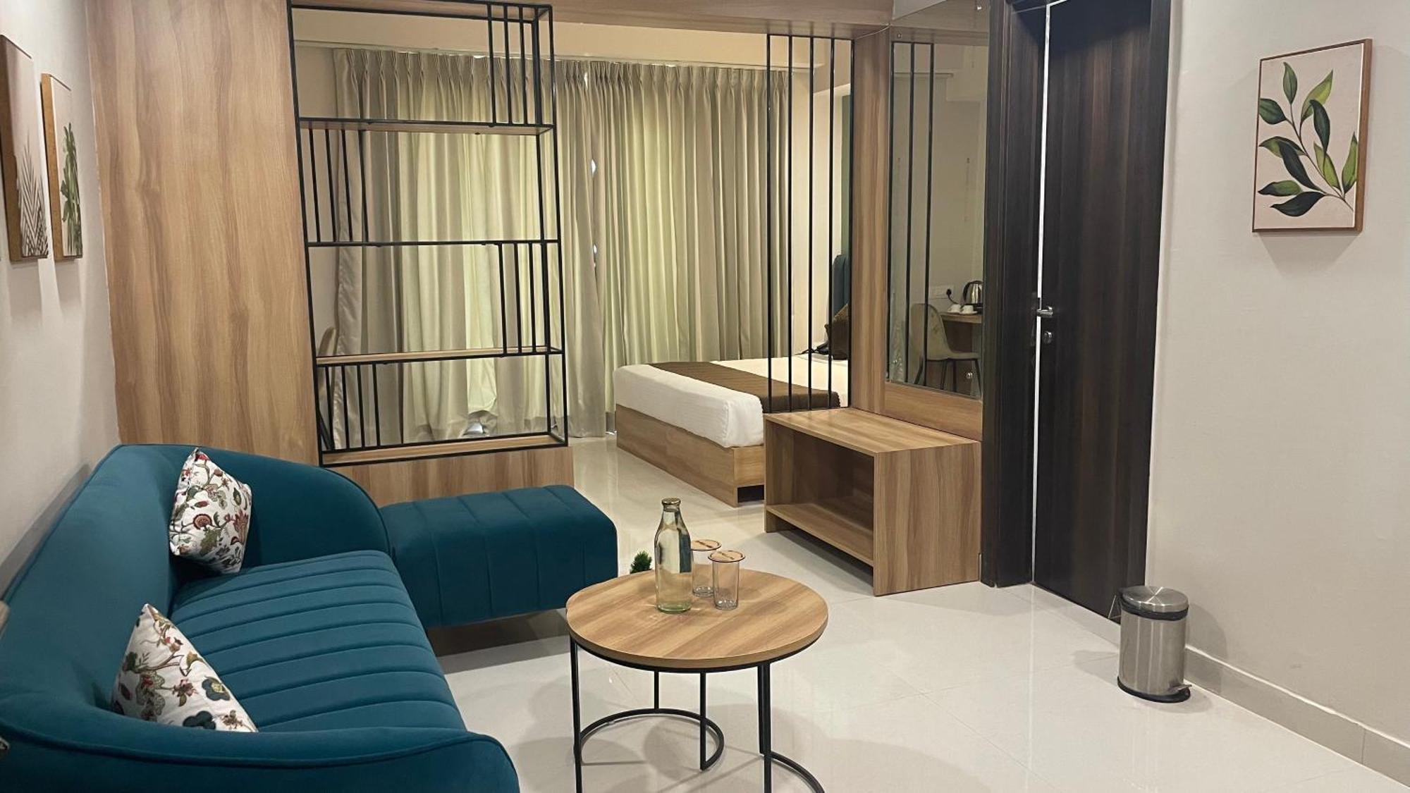 Saltstayz Premier - Golf Course Extension Road Hotel Gurgaon